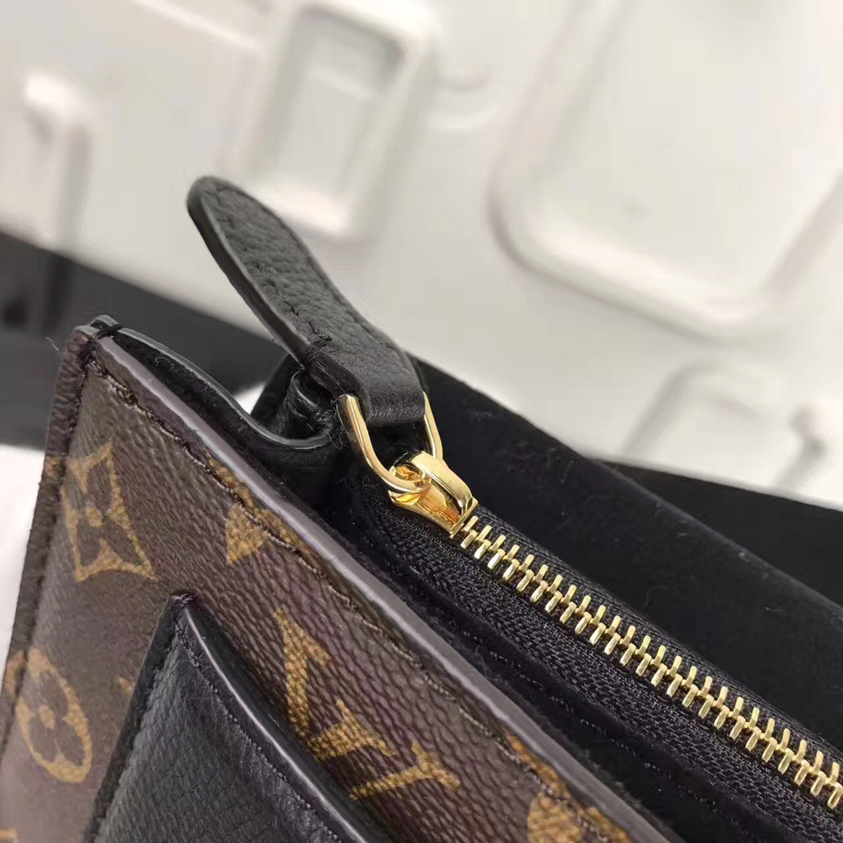 L0vis Vvtt0n Monogram canvas chain black bag VICTOIRE handbag M41731