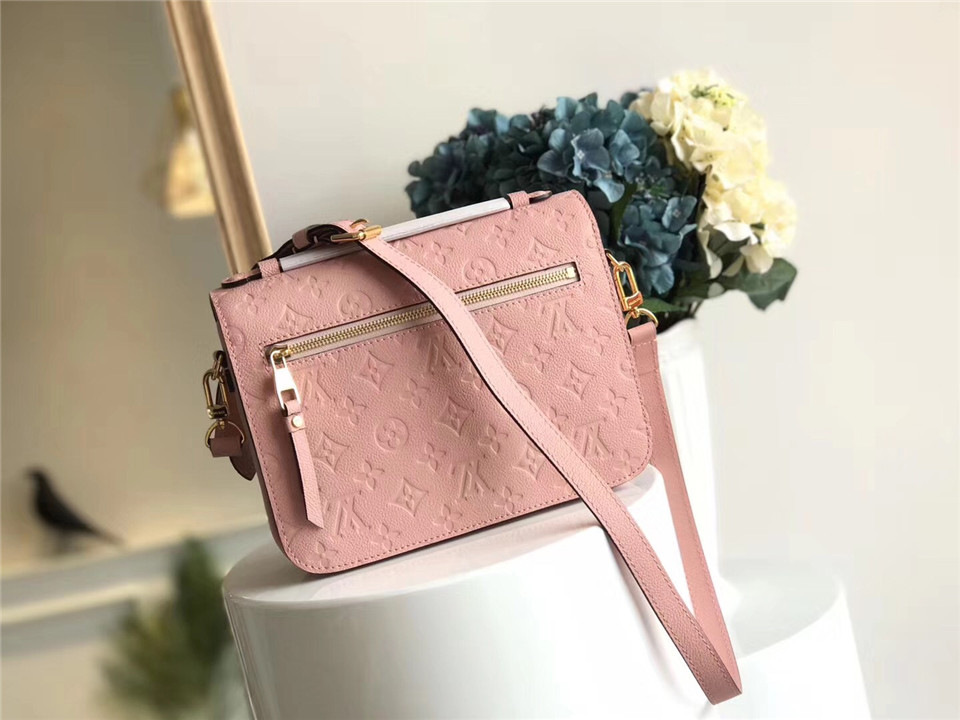 L0vis Vvtt0n Cowskin Pochette Metis Bag with Pink M41485 monogram empreinte