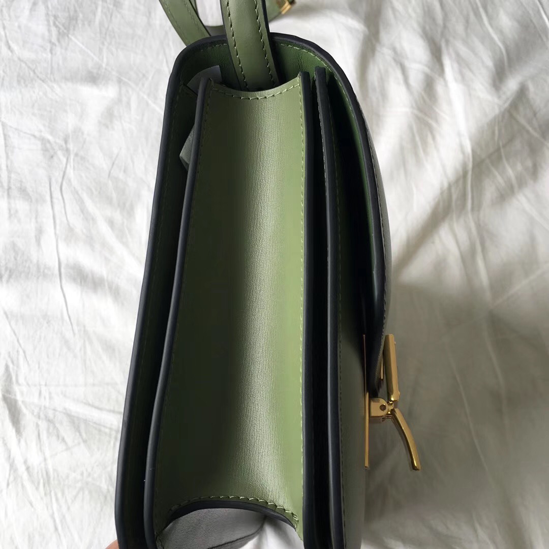 Ce1i*e Classic Green Bag in Box Calfskin Smooth Leather