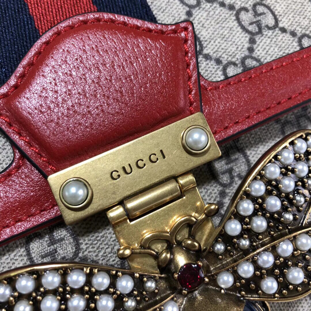 Gvc*1 Queen Margaret Svp*me medium shoulder bag in Red 524356