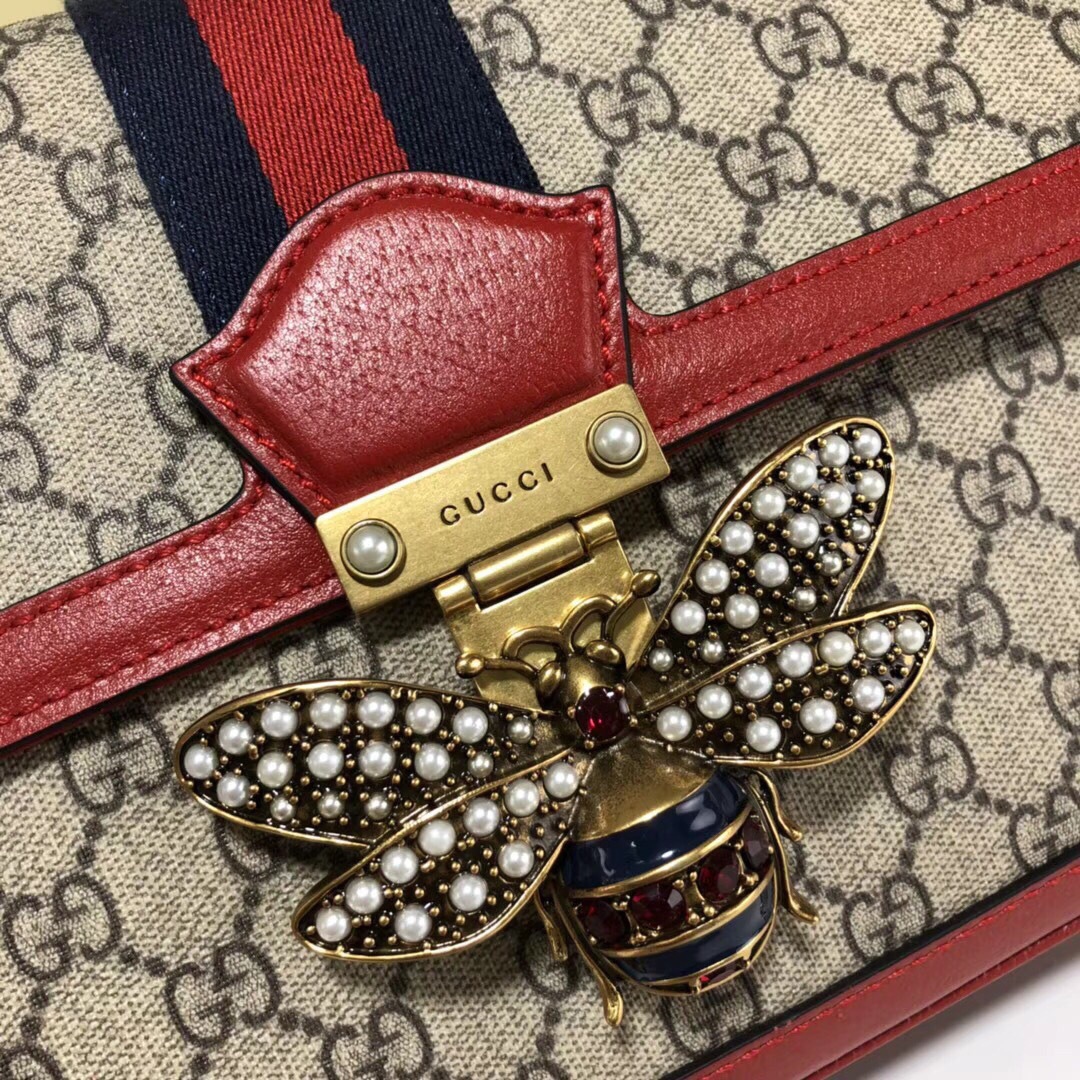 Gvc*1 Queen Margaret Svp*me medium shoulder bag in Red 524356