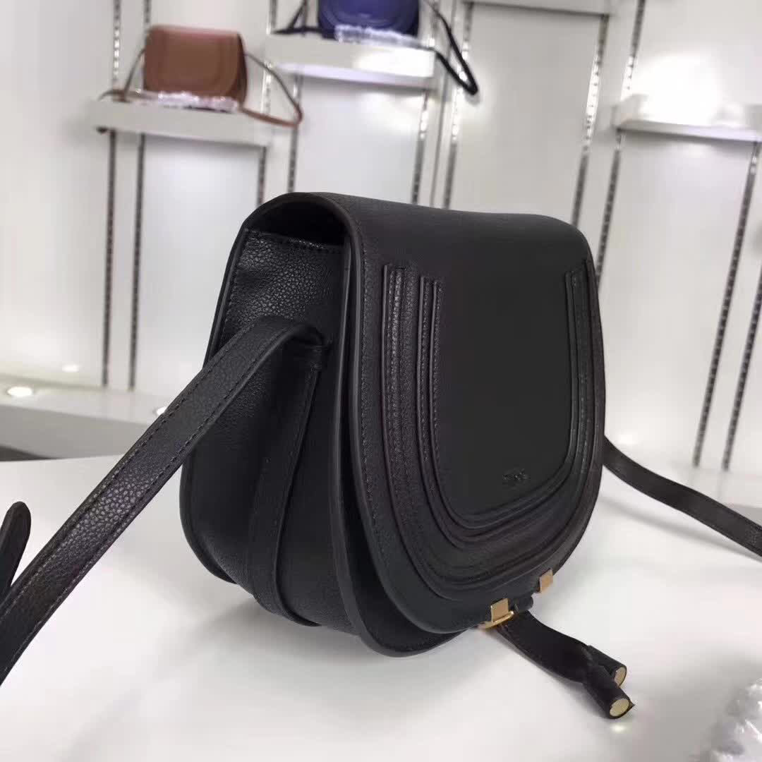 Chloe original calfskin crossbody saddle bag in Black