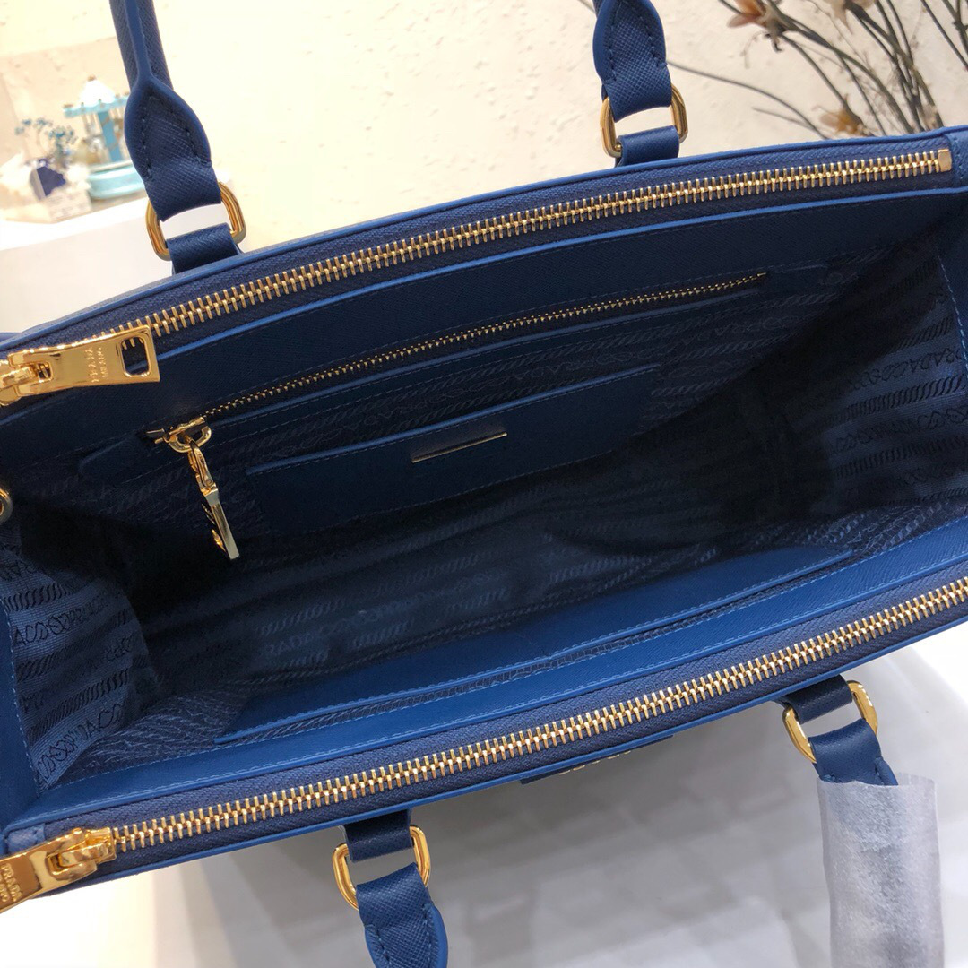 Pra*a Galleria Saffiano Leather Bag in Blue