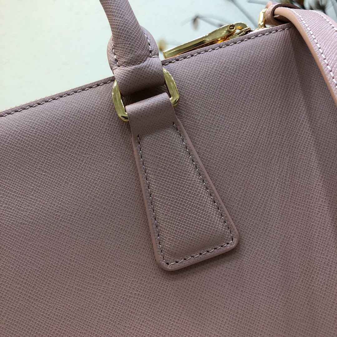 Pra*a Galleria Saffiano Leather Bag in Pink