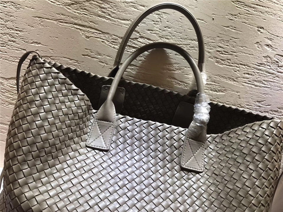 B0tt*ga Ven*ta sheepskin knitted large shopping bags in Khaki