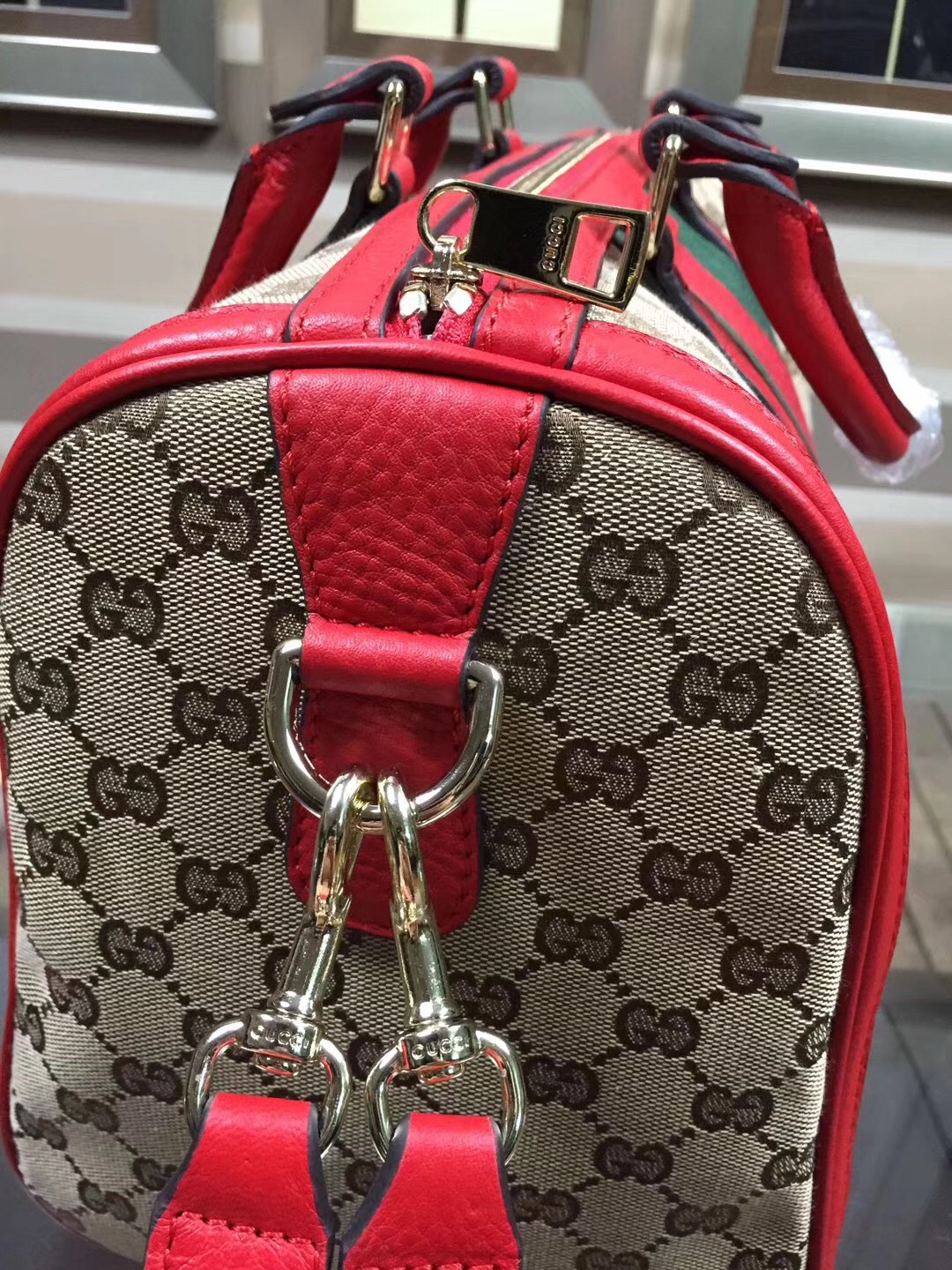 Gvc*1 Webby Speedy Canvas Cross Body Bag in Red