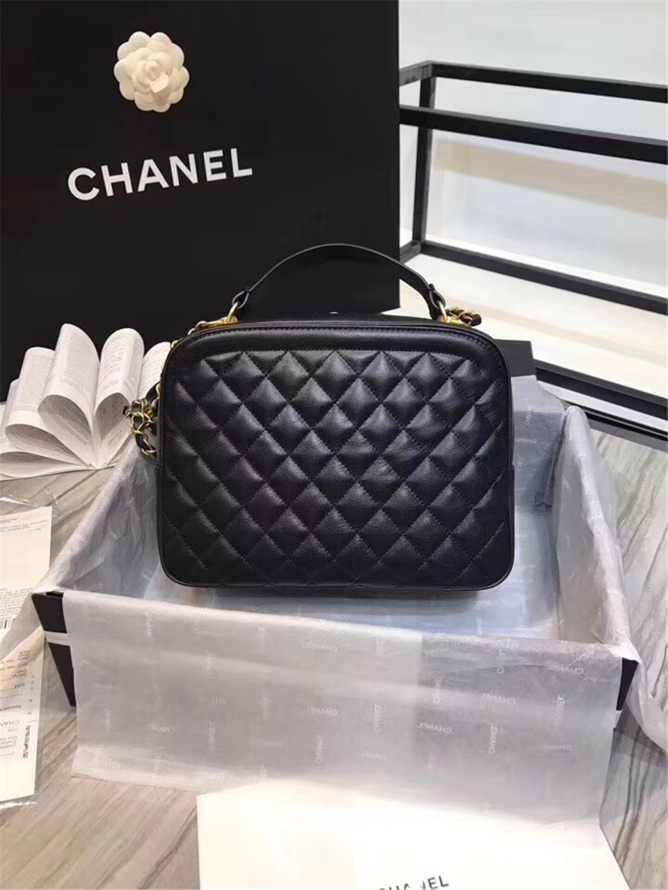 Ch**el Women Hnagbags Black A57906