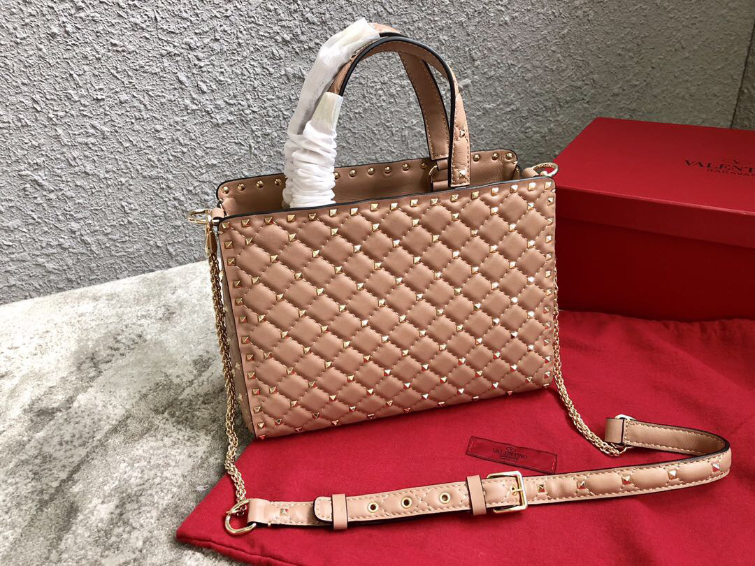 Va1e*ntin0 Garavani Rockstud Spike Lambskin Handbag in Pink