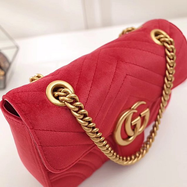 Gvc*1 Marmont velvet Large shoulder bag in Red