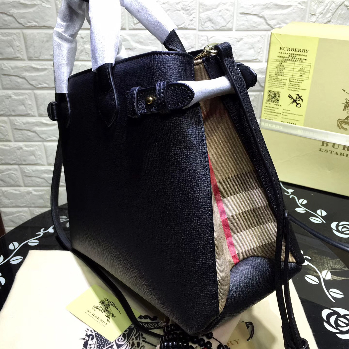 Bv*b*rry Classic Leather Tote Bag with Black