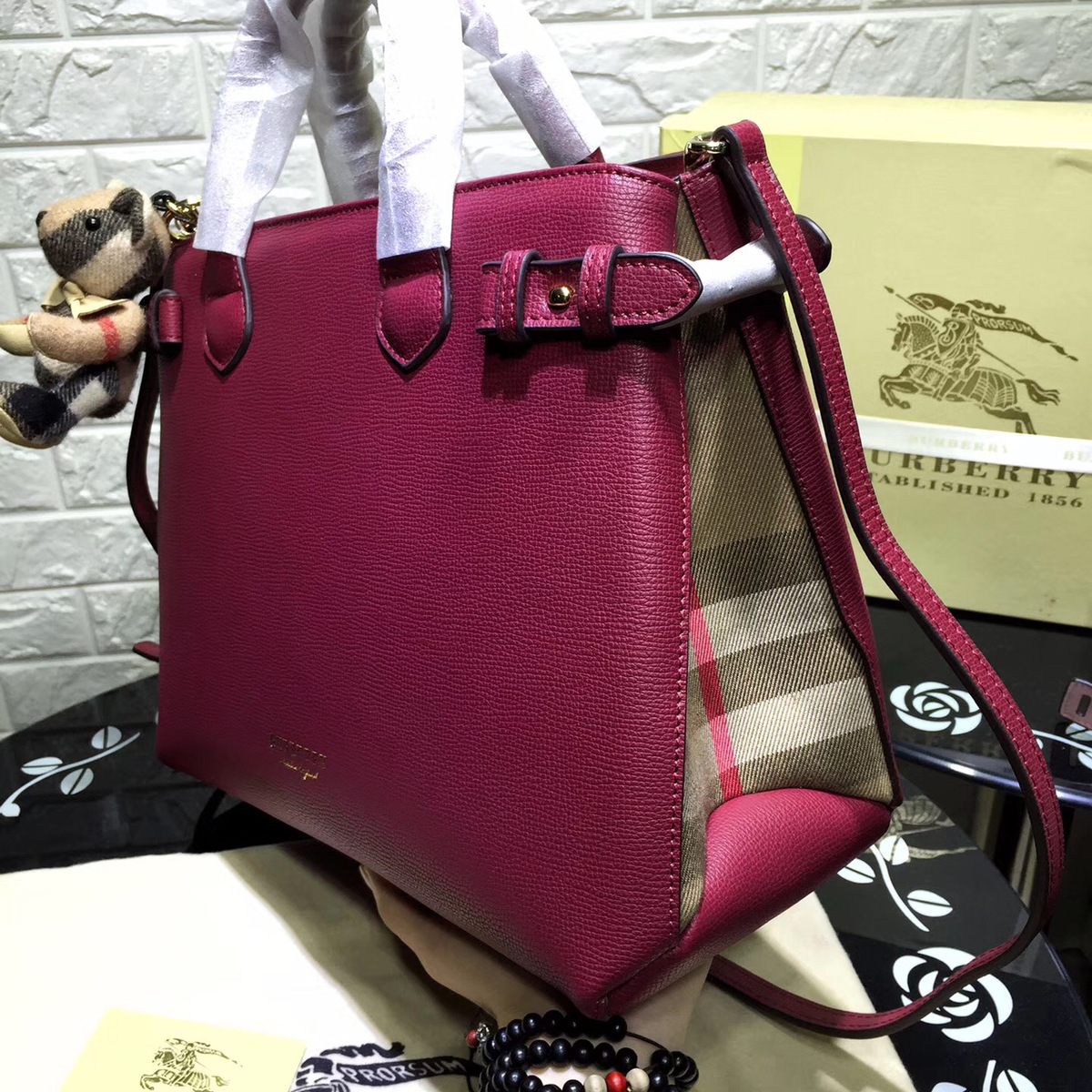 Bv*b*rry Classic Leather Tote Bag with Burgundy