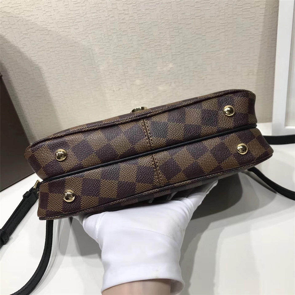 L0vis Vvtt0n Damier Ebene Cuir Taurillon Bag Black
