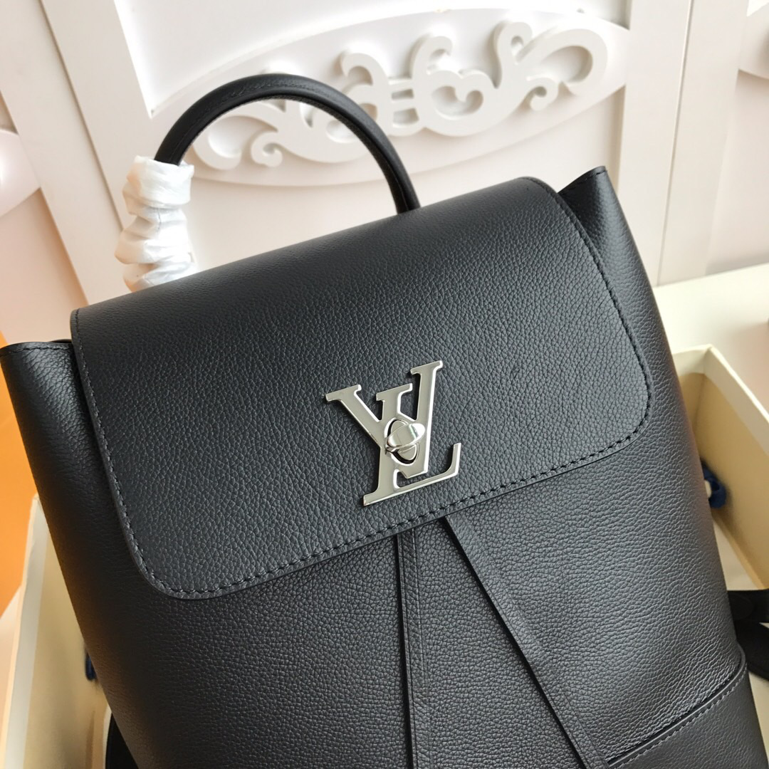 L0vis Vvtt0n Lockme Backpack Black M52734