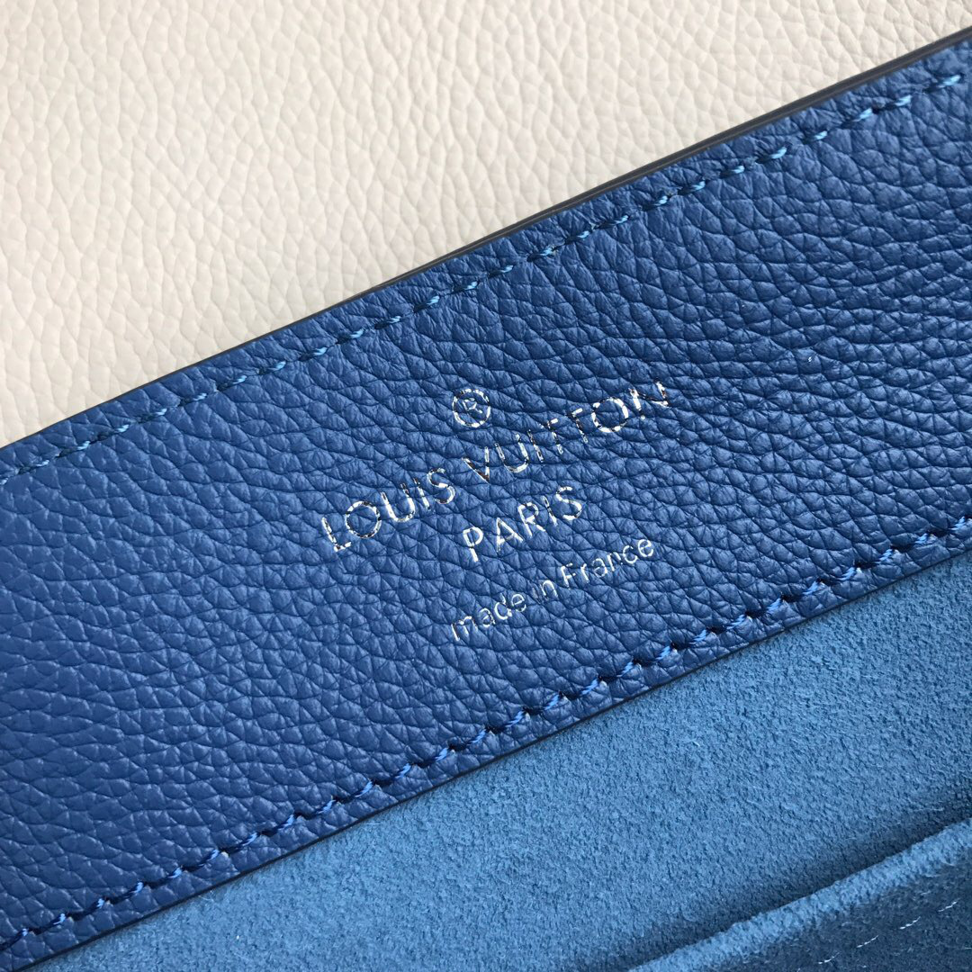 L0vis Vvtt0n Lockme Backpack Blue white M52734