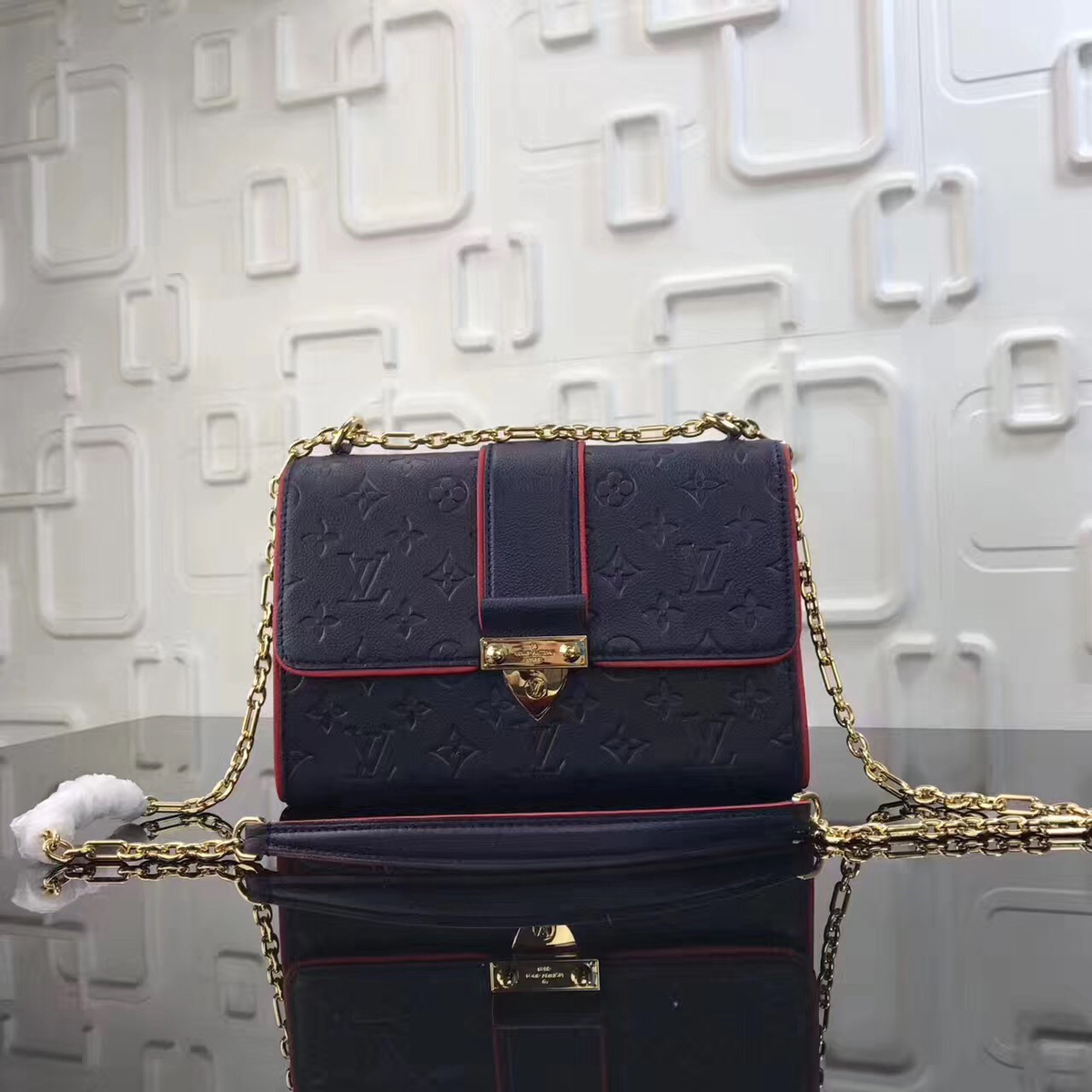 L0vis Vvtt0n Chain handbag M43393 Navy blue
