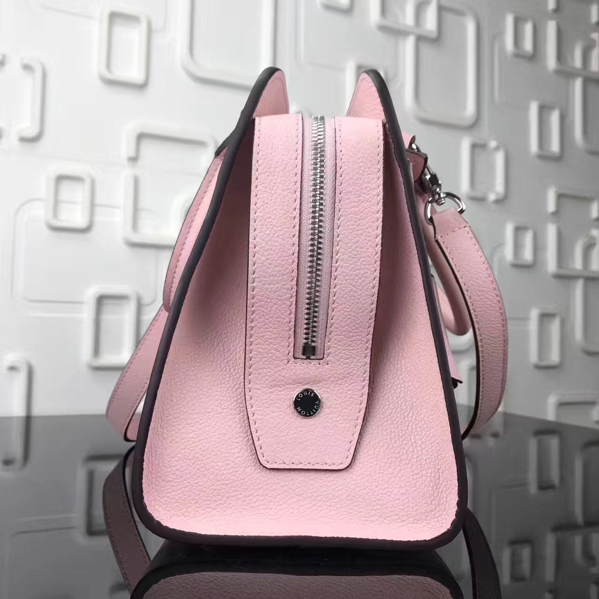 L0vis Vvtt0n Vaneau Cuir Ecume Leather Handbag Pink