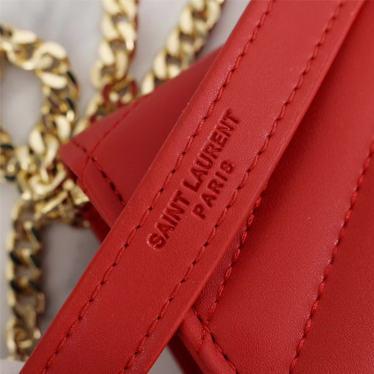 Y51 Leather 26cm Shoulder Bag Golden Chain 26596 Red