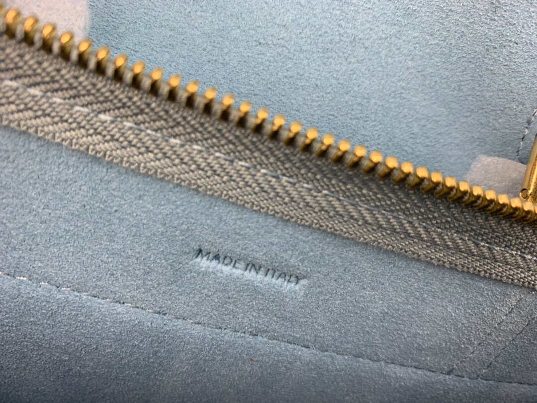 Ce1i*e Micro Belt Bag In Grained Calfskin with Light Blue 20cm 175519