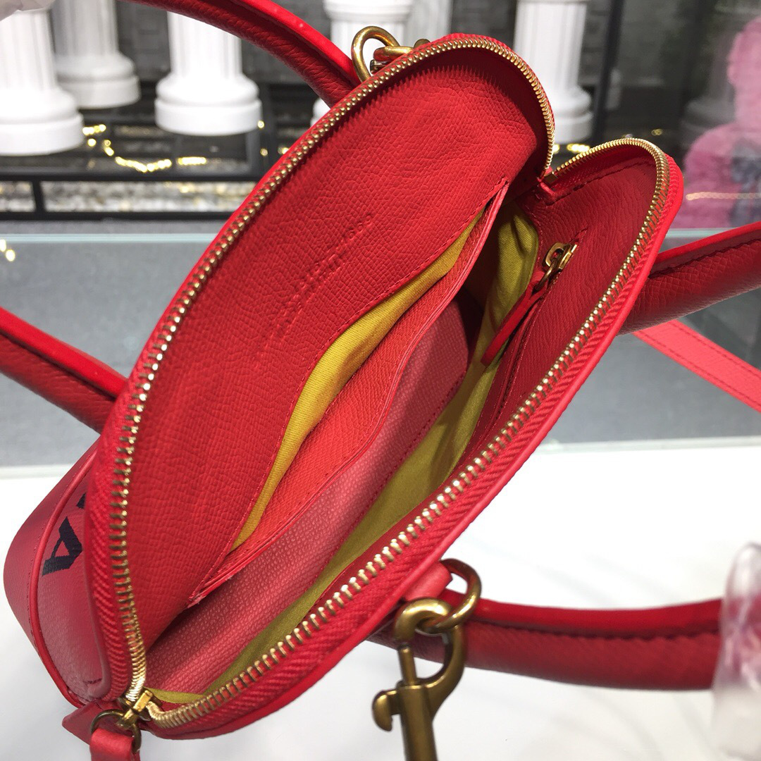 Ba1en*iaga Ville small graffiti logo calfskin bag Red 18SS