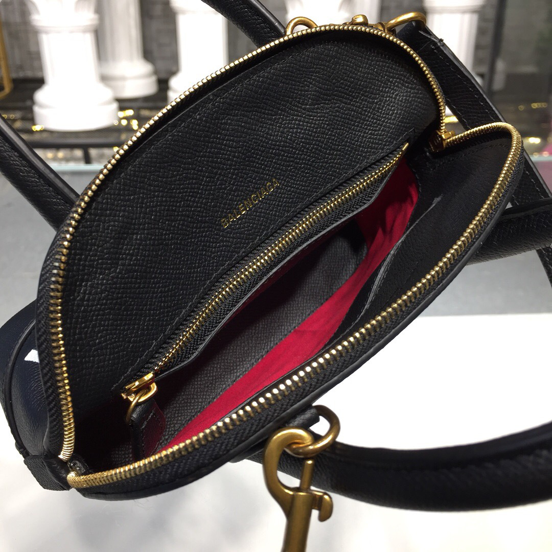 Ba1en*iaga Ville small graffiti logo calfskin bag black 18SS