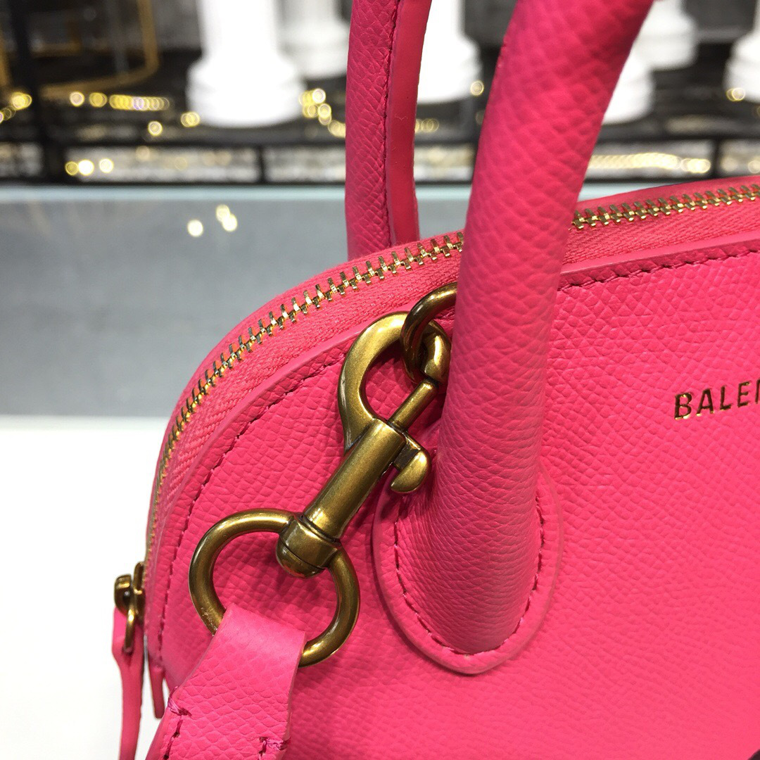Ba1en*iaga Ville small graffiti logo calfskin bag Rose Red 18SS