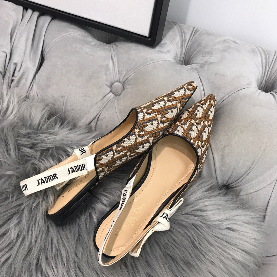 D10r Yellow Flat shoes
