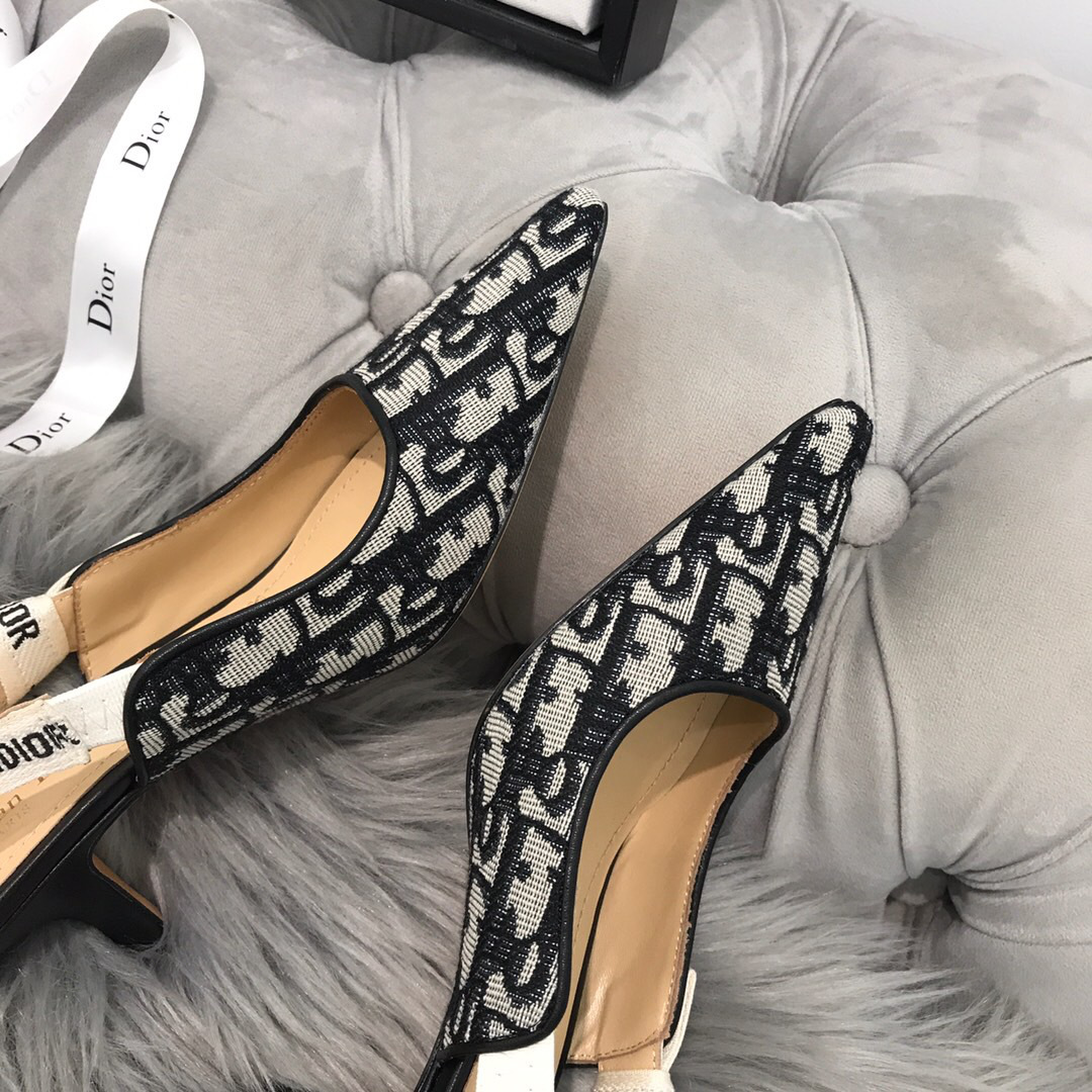 D10r Black Mid Heel shoes 6.5cm