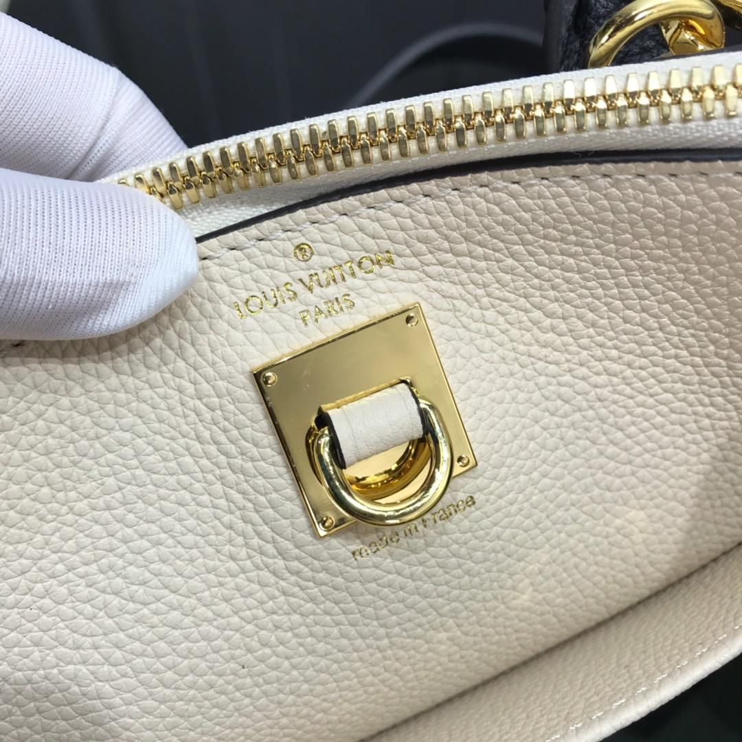 L0vis Vvtt0n 2019SS Mini Calfskin handbag Green