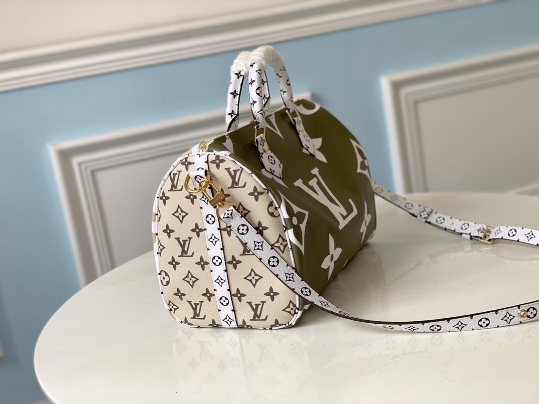LV Speedy Bandoulière white and green Handbag 30cm M44572 