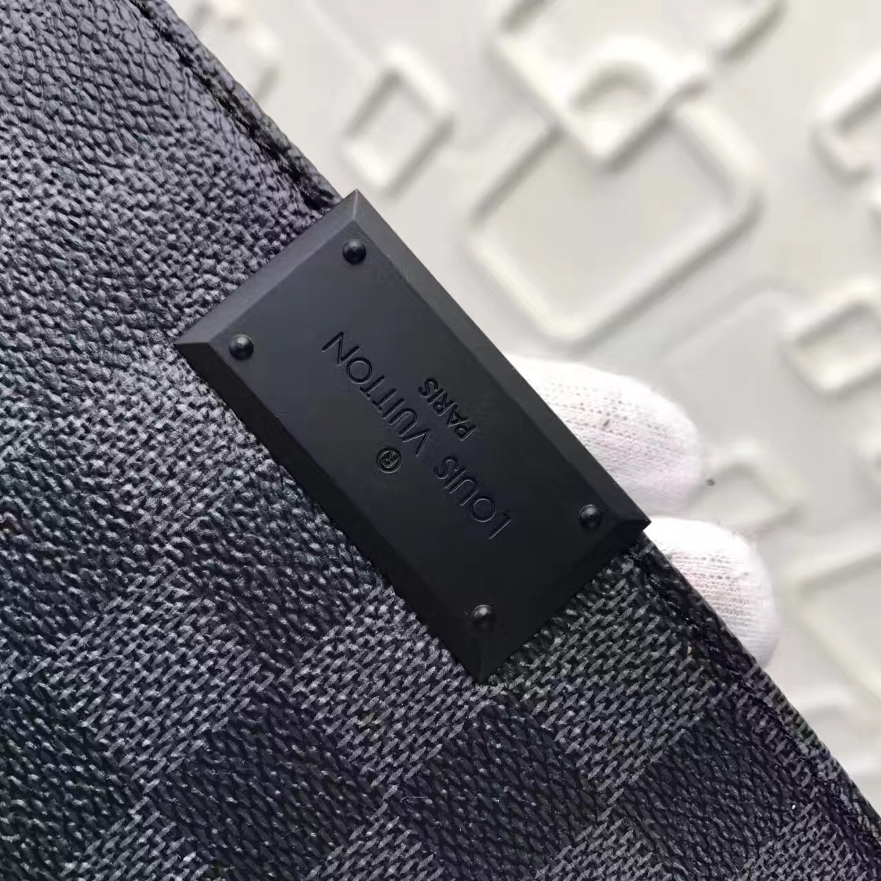 L0vis Vvtt0n Damier District Mm Messenger Bag N41212