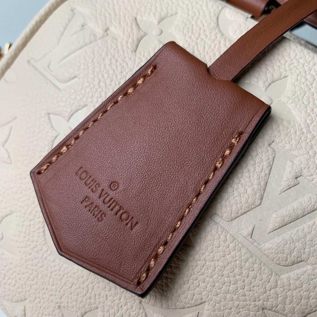 L0vis Vvtt0n embossed leather Speedy 20 Handbag
