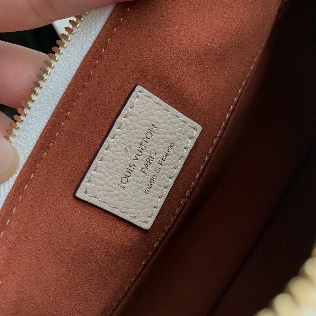 L0vis Vvtt0n embossed leather Speedy 30 Handbag 