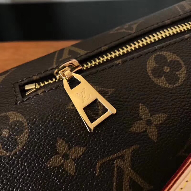 L0vis Vvtt0n Bumbag Monogram Bag M43644