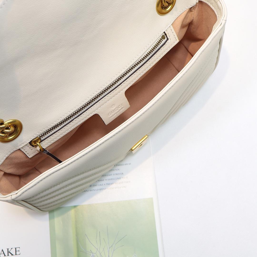 Gvc*1 Marmont small matelassé shoulder bag 26cm White 443497 