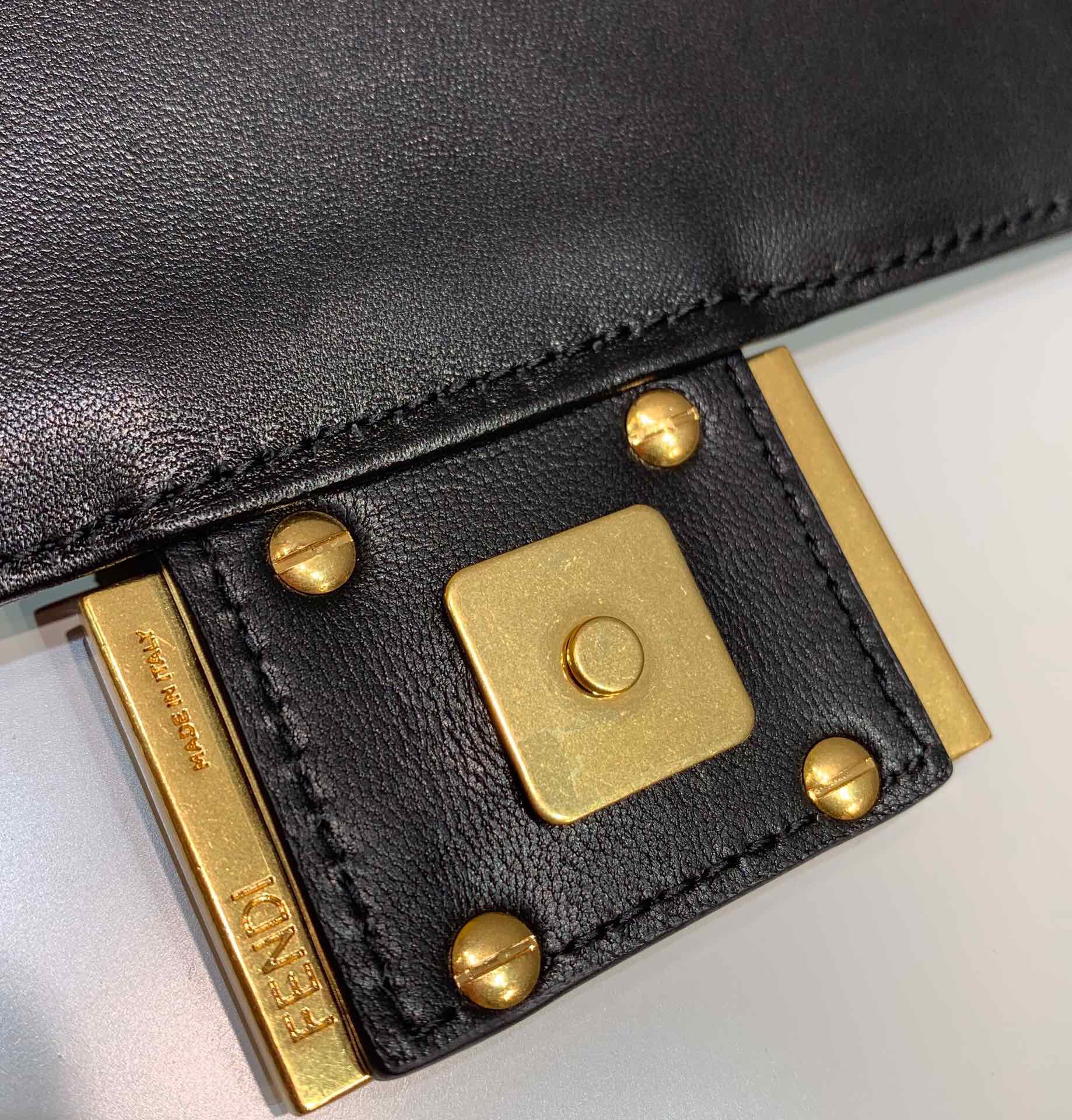 F**di Mini Baguette Black 18cm