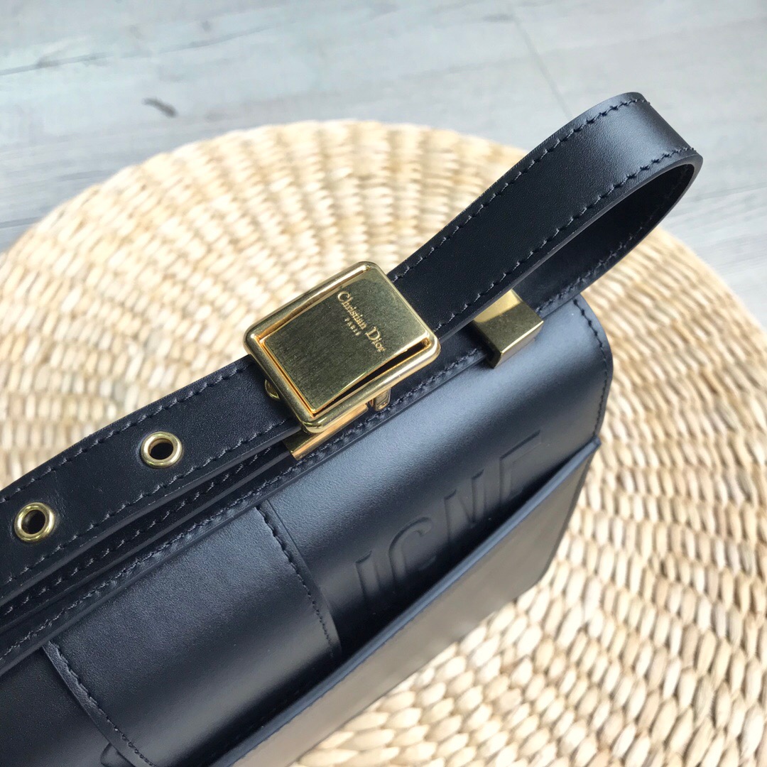 D10r Oblique Montaigne30 M9203 Black