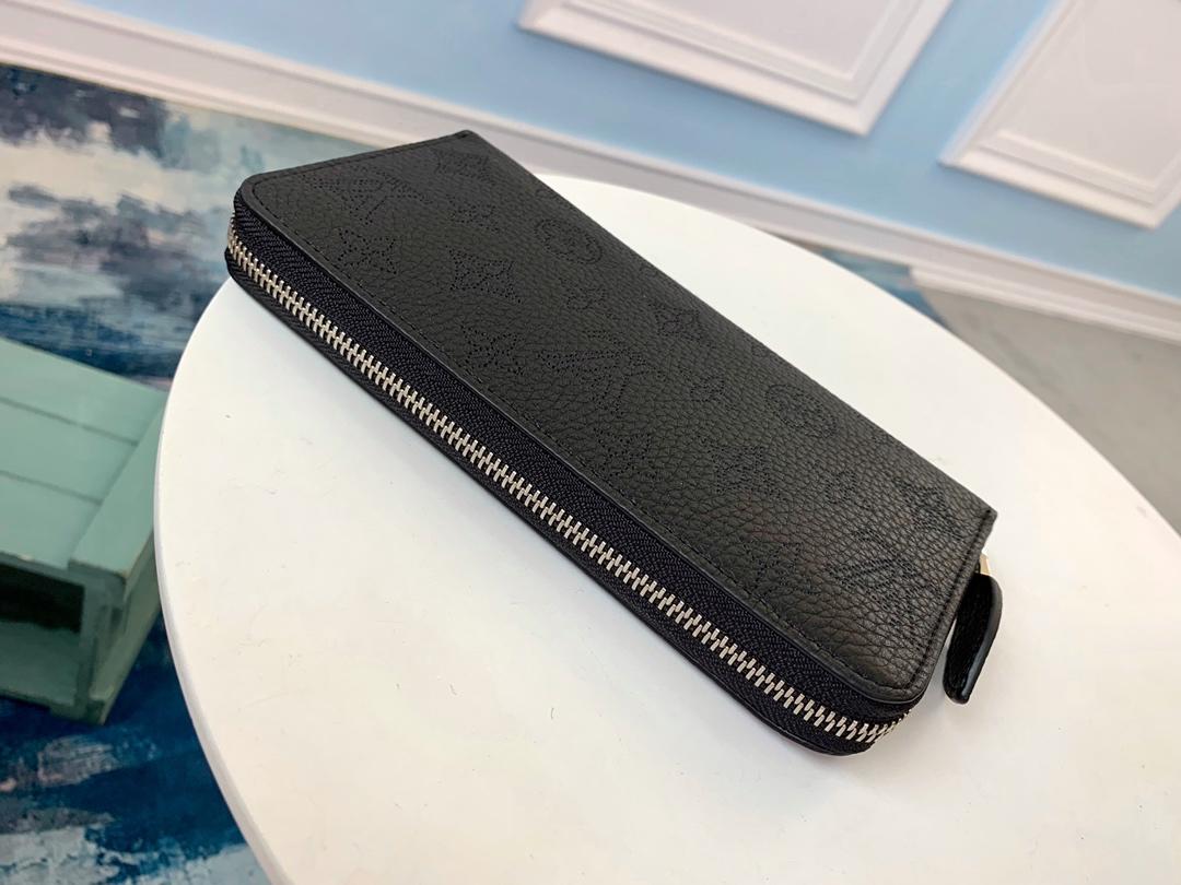 LV Zippy Wallet M58429 Mahina Leather Black
