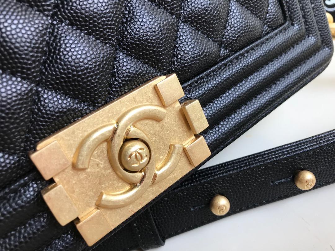 Bagsaaa Ch**el Boy Caviar Black & Gold - 25cm