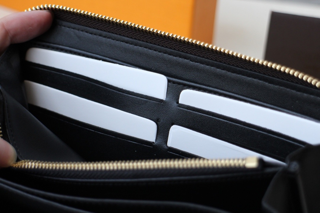 LV Zippy Wallet Small Leather M67687
