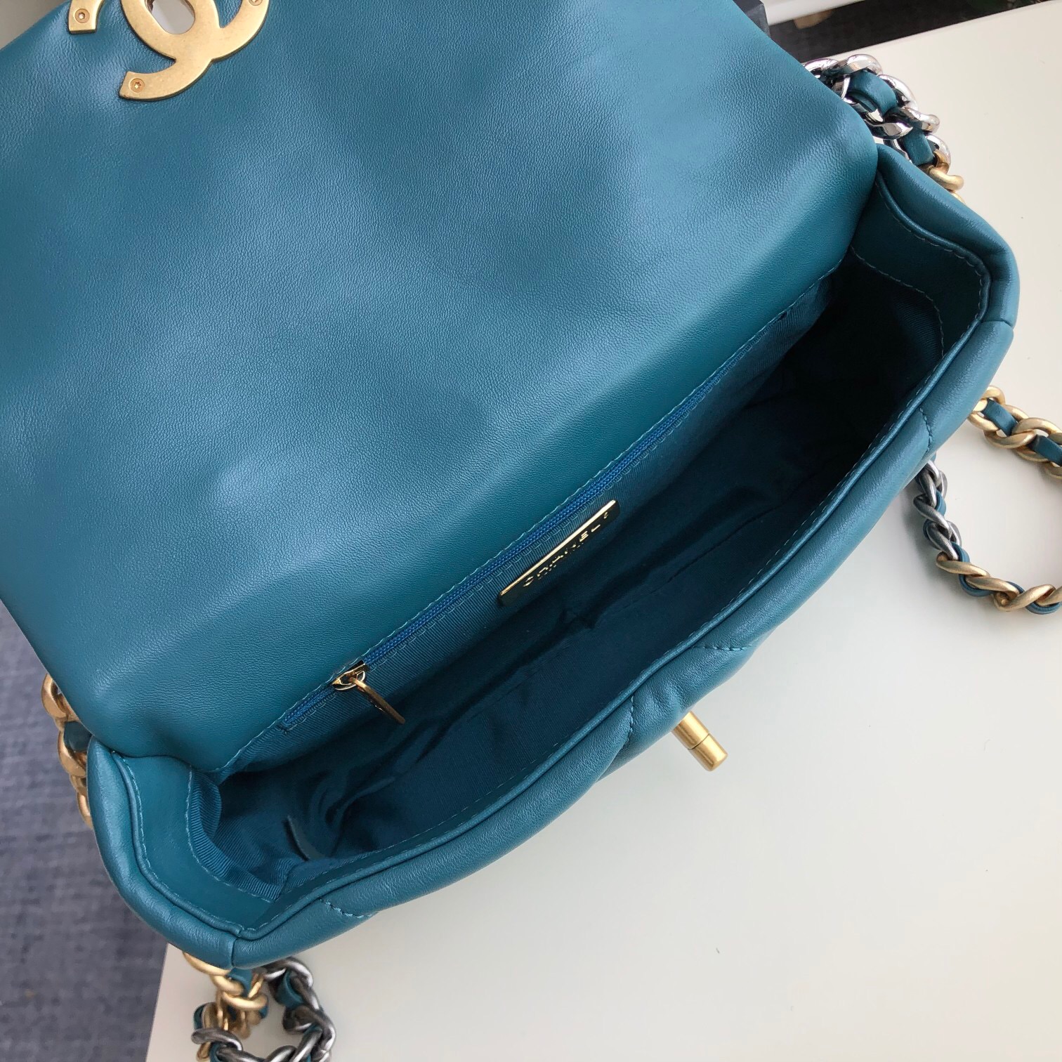 Ch**el 2019 New bag 26cm