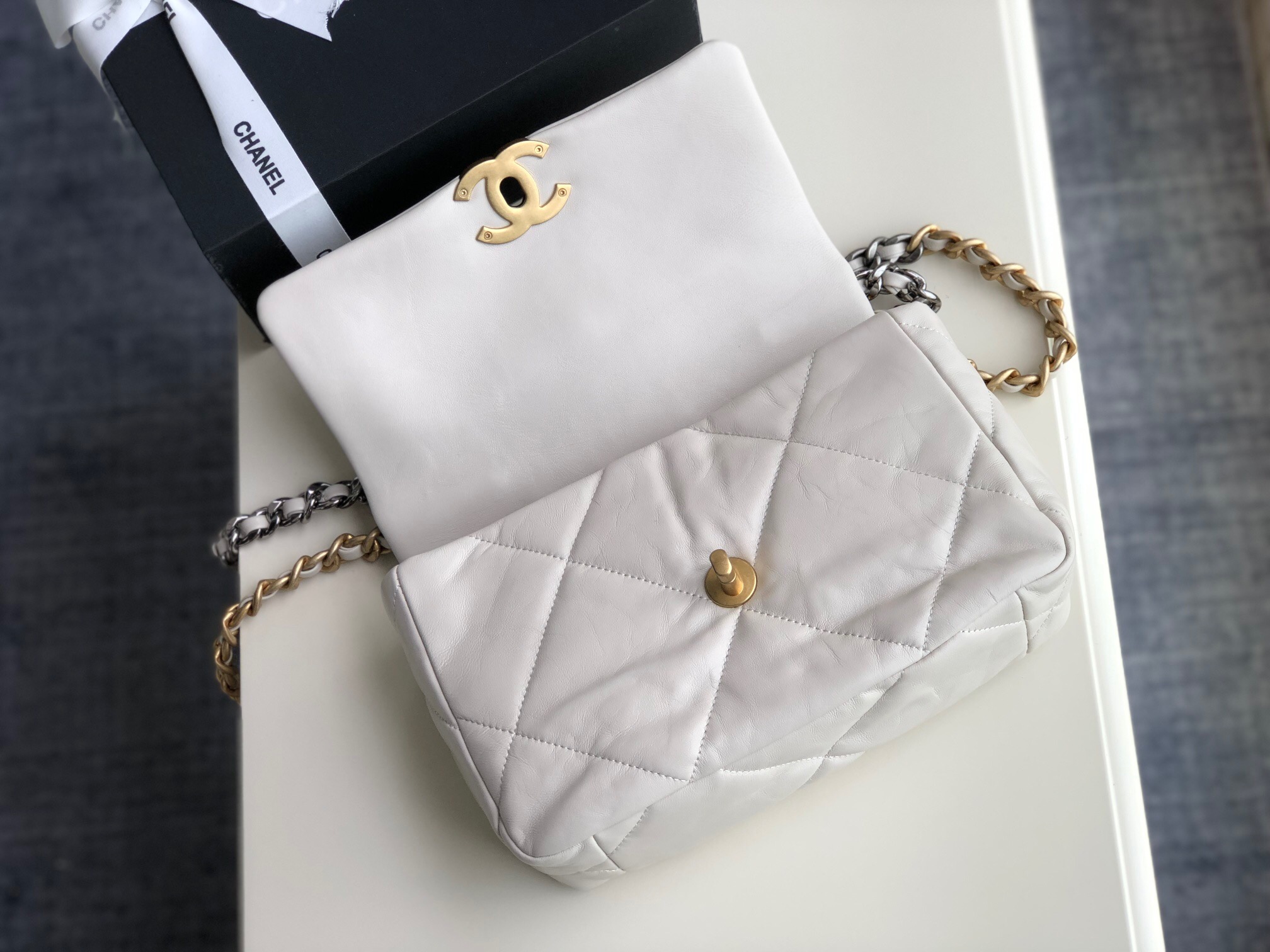 Ch**el 2019 New bag 26cm White