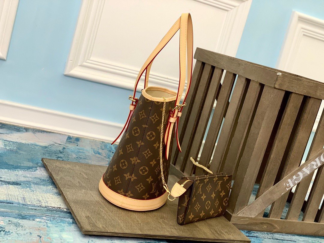 LV M41994 Retro bucket bag