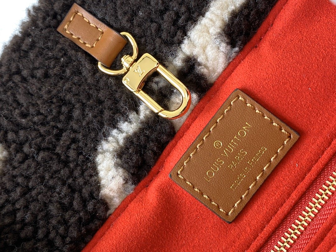L0vis Vvtt0n ONTHEGO Teddy Monogram M55420