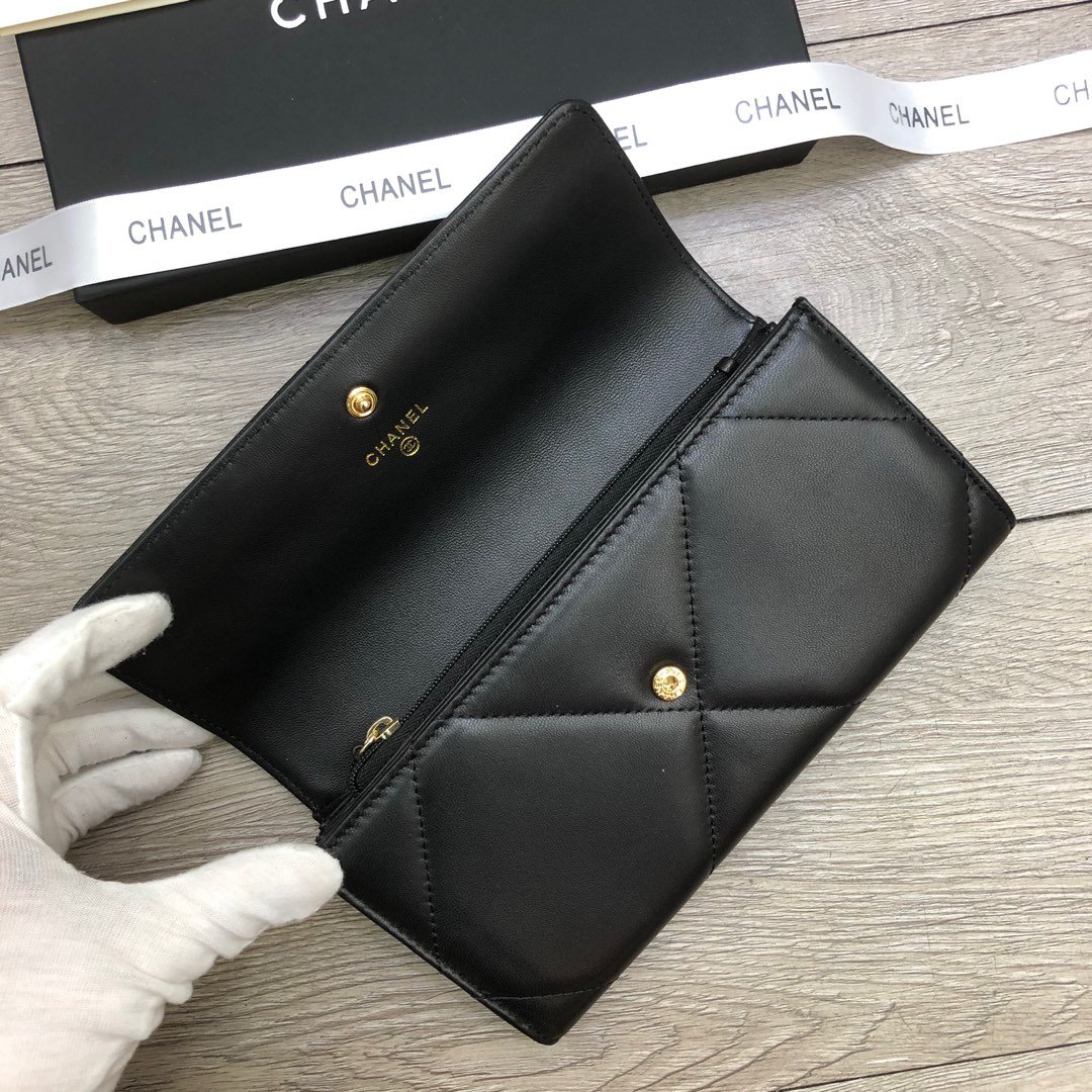 Ch**el Wallet Black