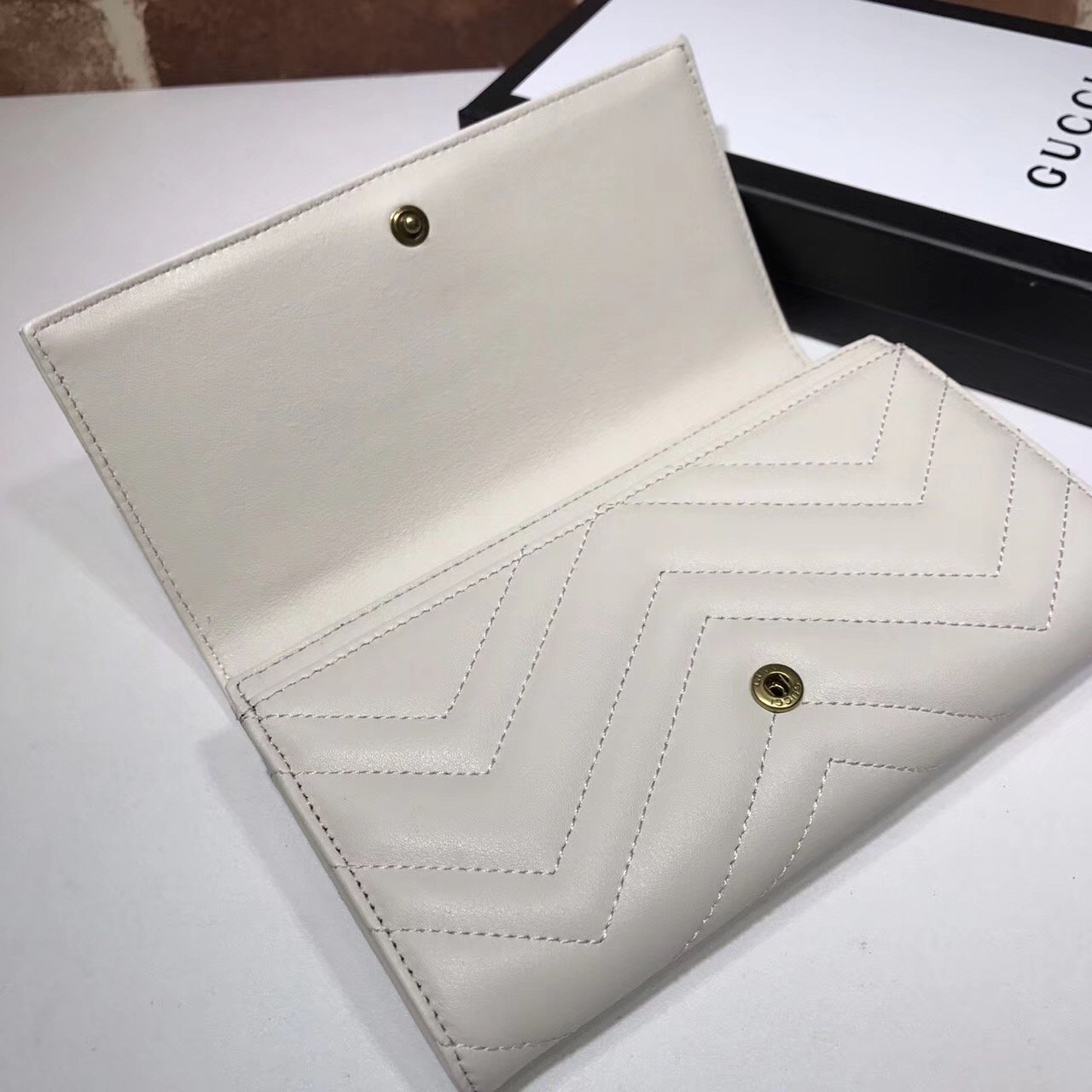 Gvc*1 wallet white 443436