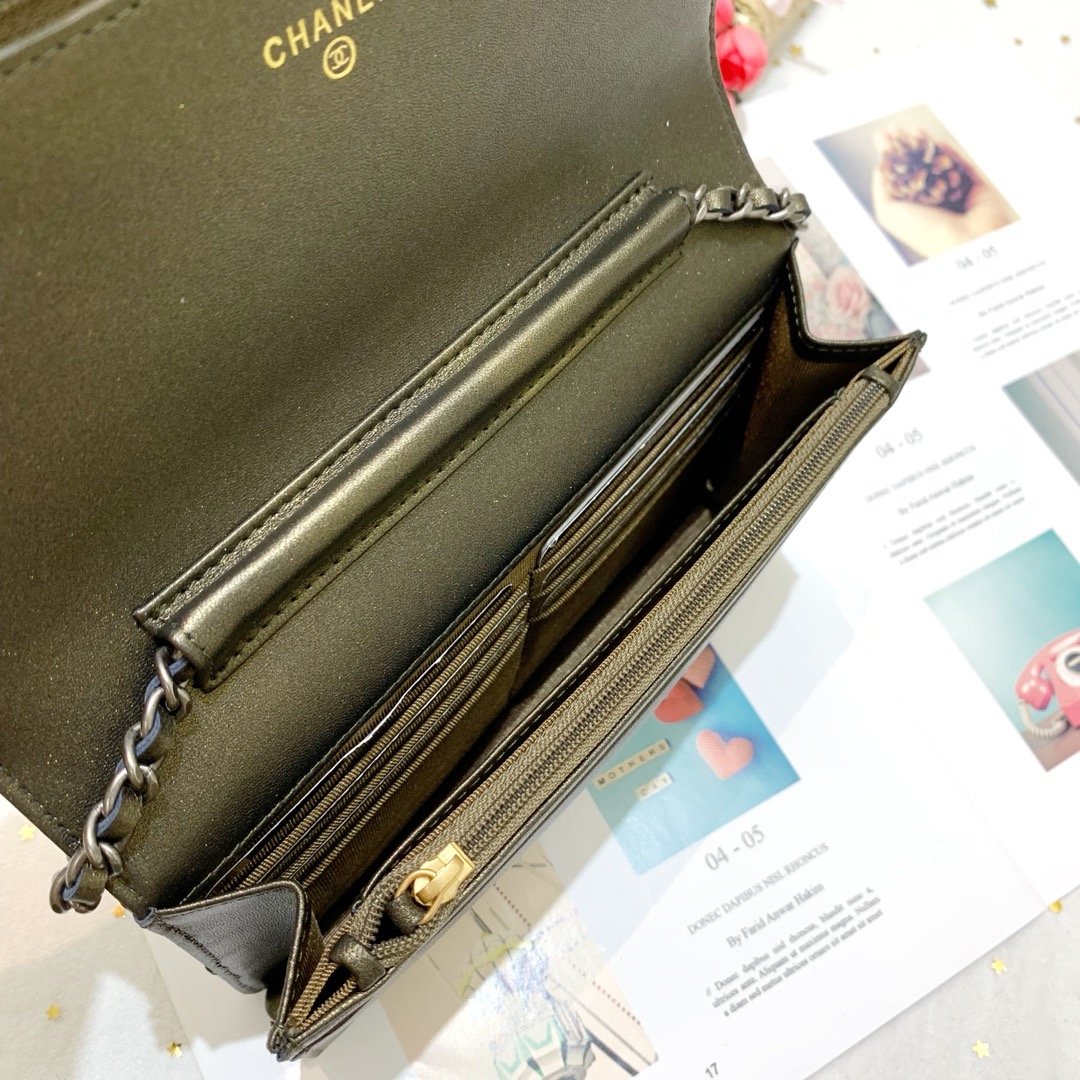 Ch**el Chevron Crinkled Calfskin Gabrielle Woc bag