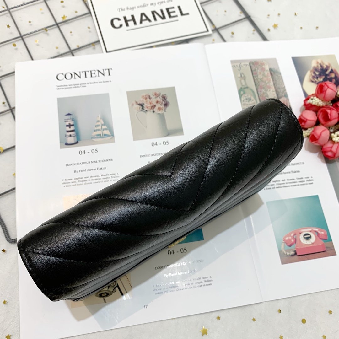 Ch**el Chevron Crinkled Calfskin Gabrielle Woc chain bag black