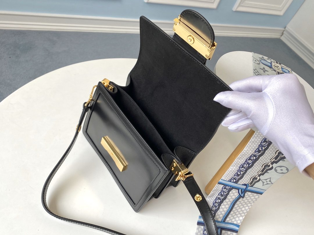LV Dauphine Handbags 20CM black