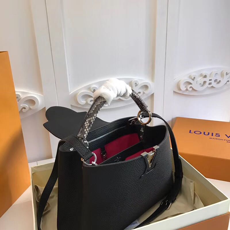 LV Capucines pm 31CM