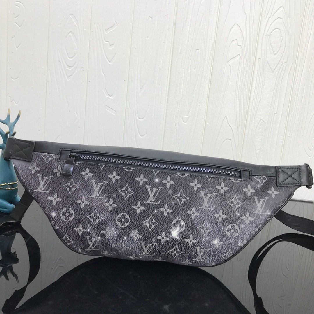 LV DISCOVERY BUMBAG Monogram Galaxy